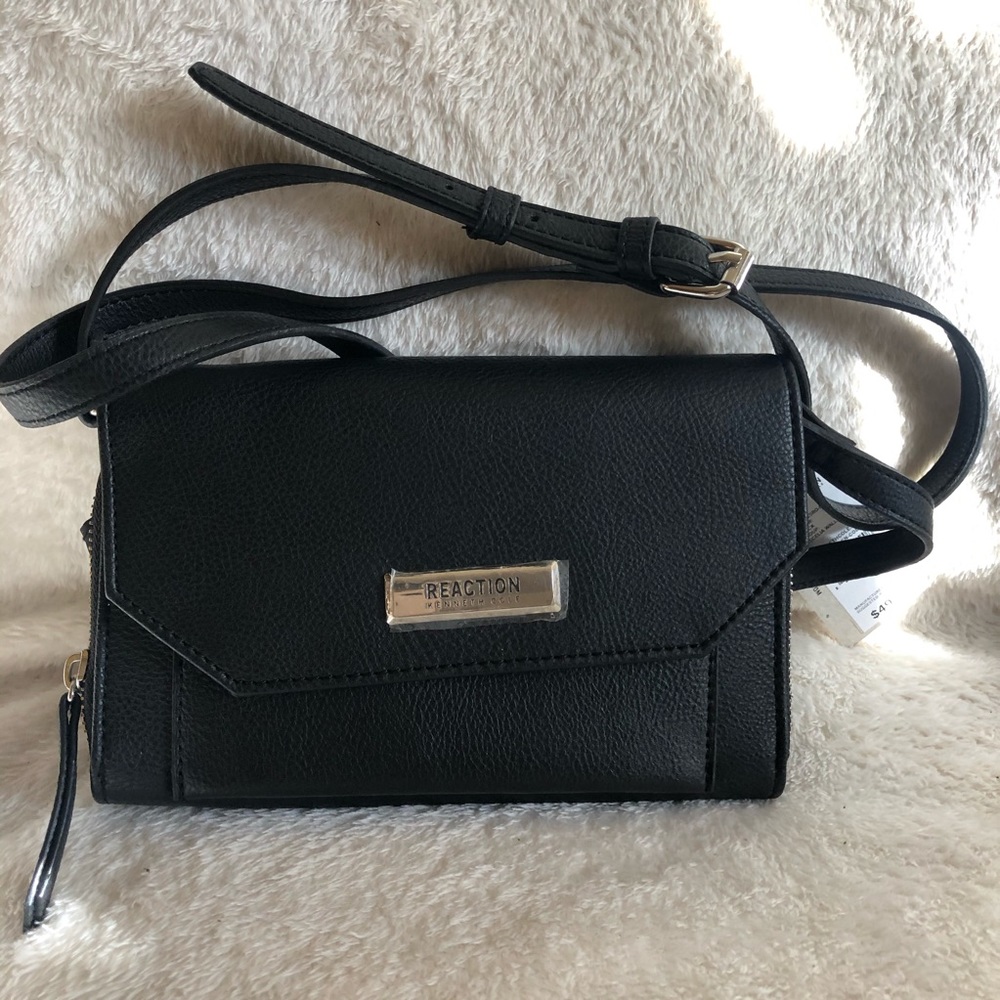 ** BRAND NEW** KENNETH COLE BLACK LEATHER BAG